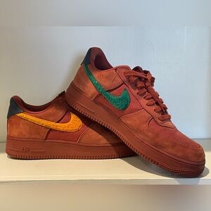 Nike Air Force 1 Low SP La Familia DV5153-600 Mens Size 11 Tennis Shoes Sneakers